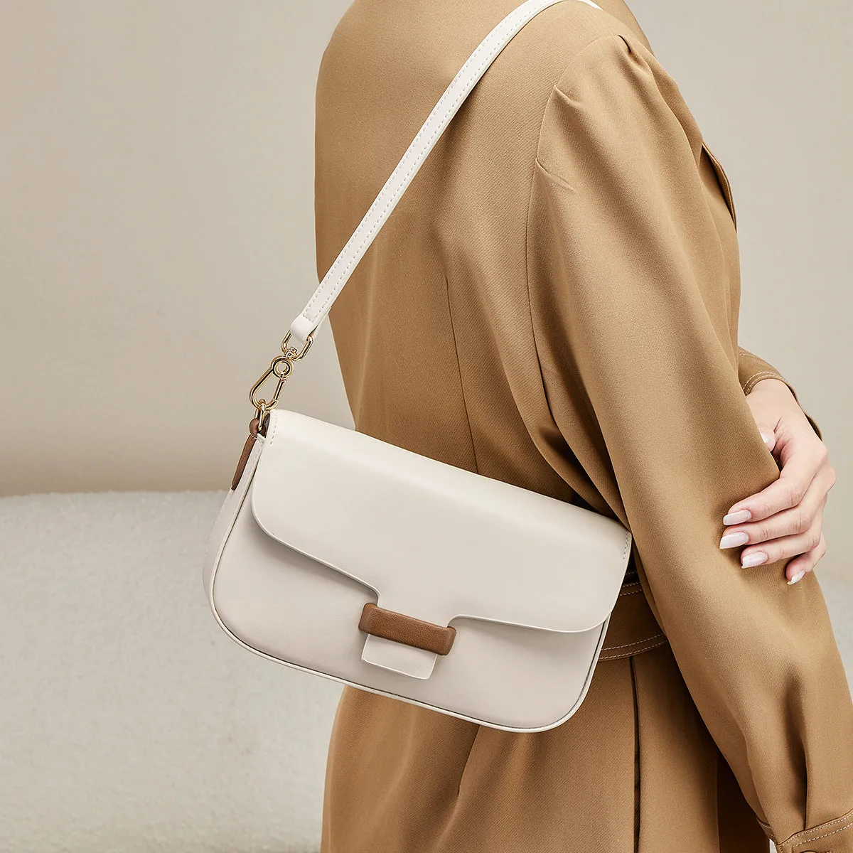 Chic Ivory Harlow Shoulder Bag