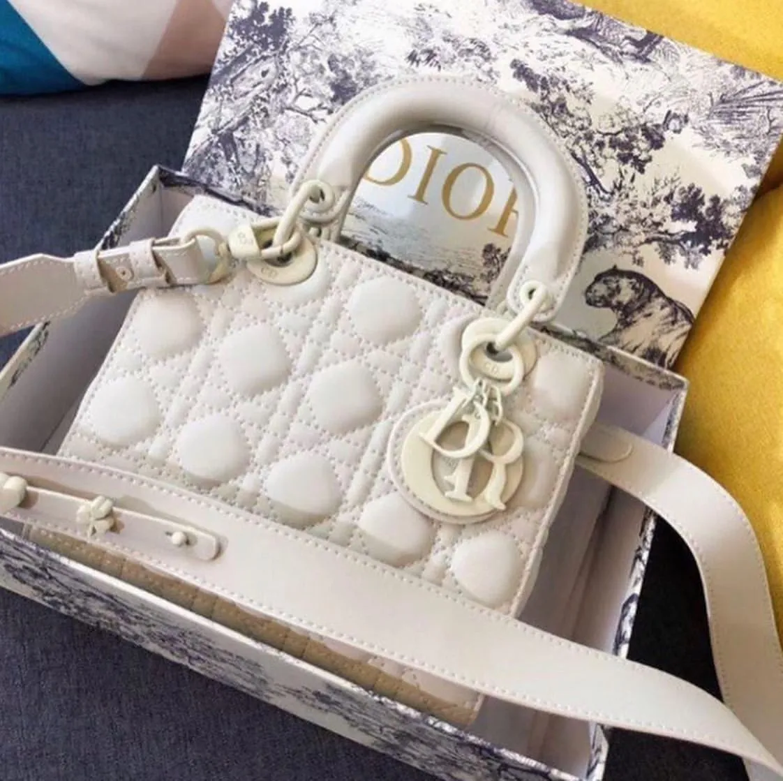 Designer Handbags - DOR - 6133