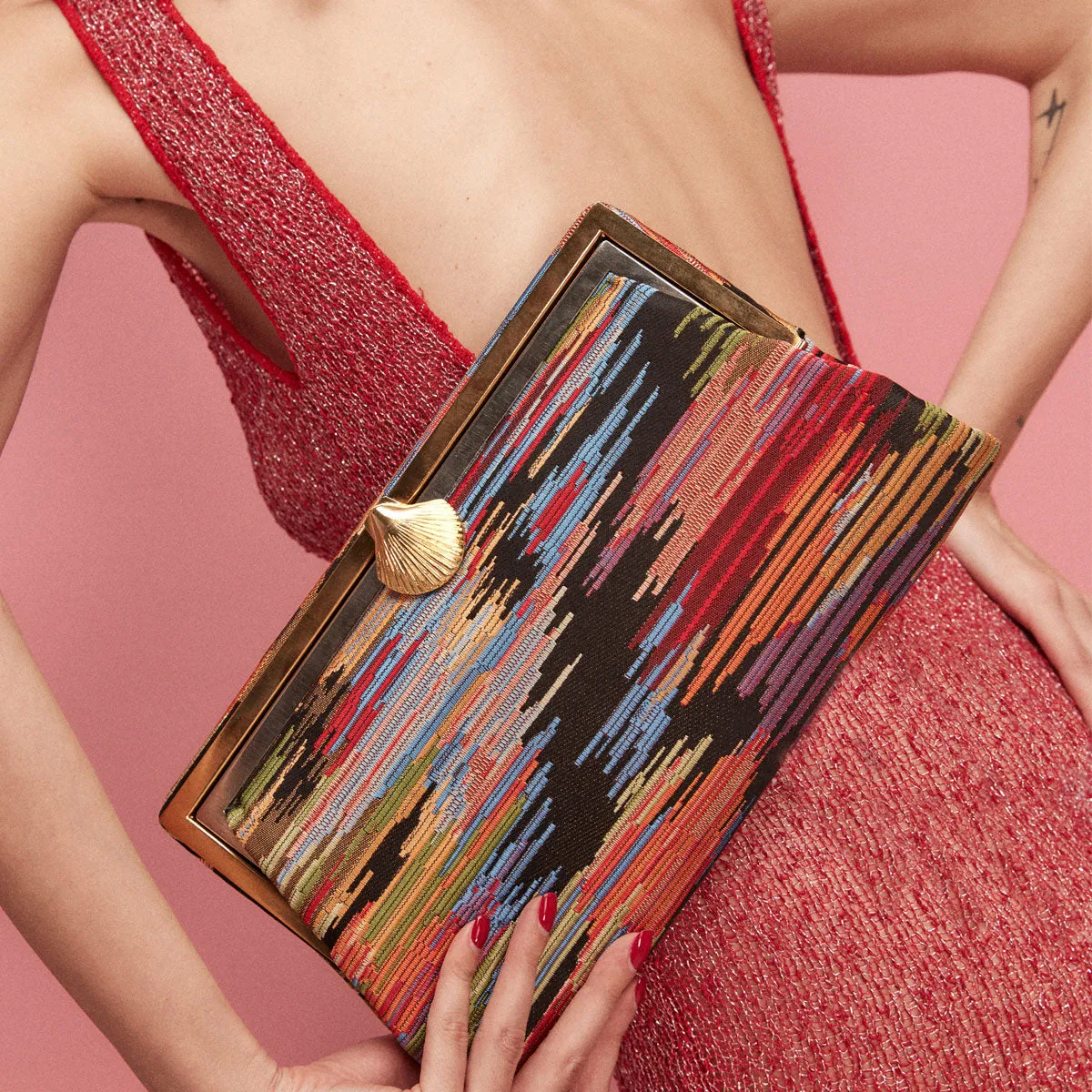 LUSH GRACE CLUTCH