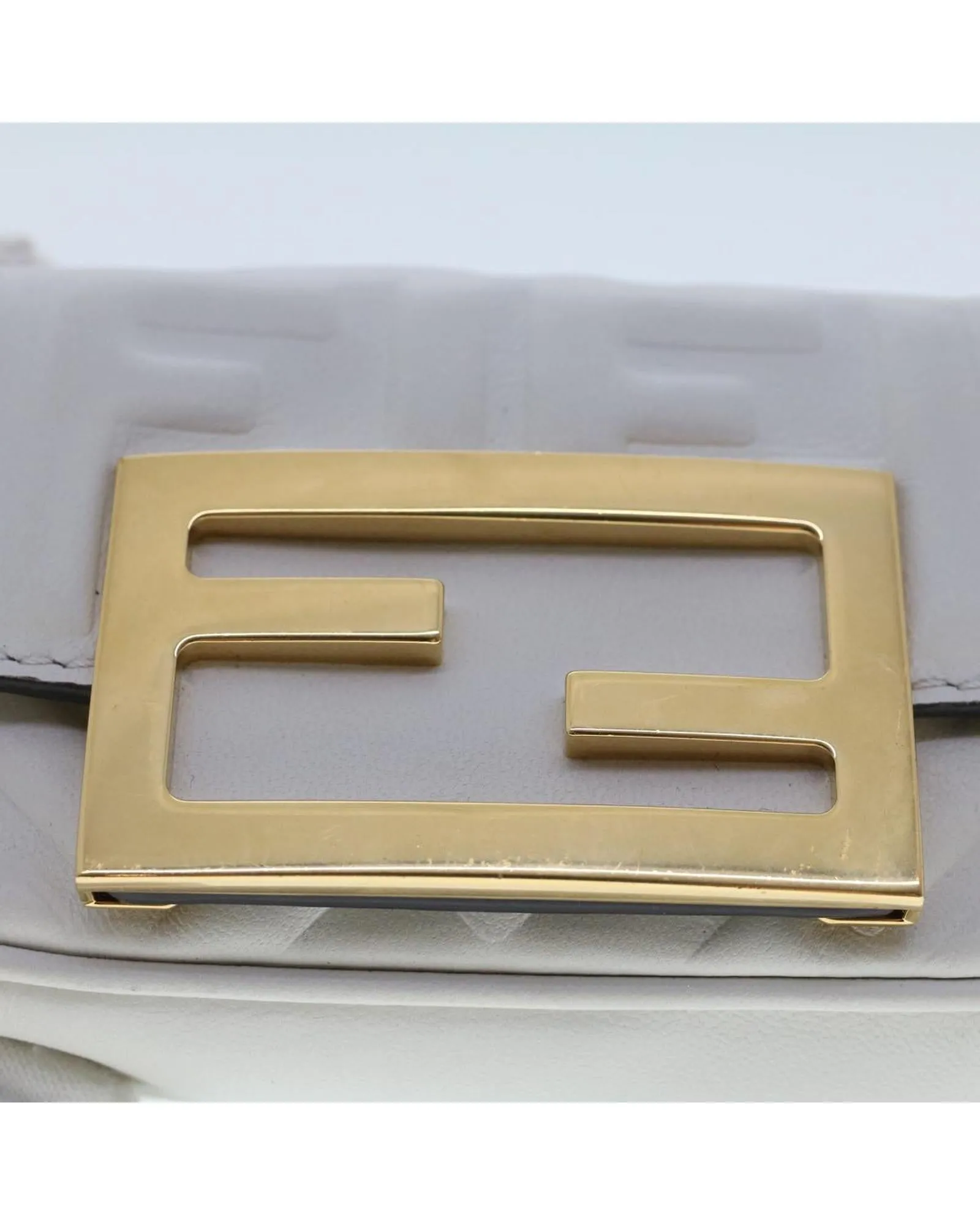 White Zucca Canvas Chain Shoulder Bag